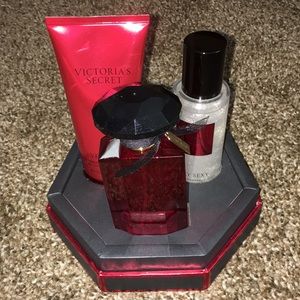 Victoria’s Secret Set ‘Very Sexy’